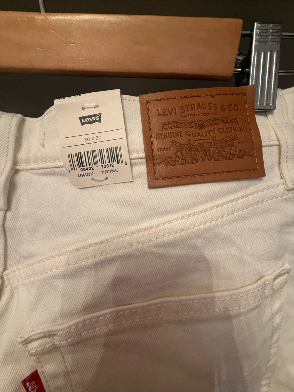 Levi's Women's Wide or Bell Leg Cream Jeans 30 x 30